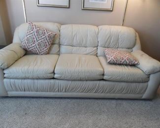 Queen size sofa sleeper