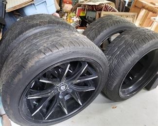 22" Lexani wheels for a Ford 