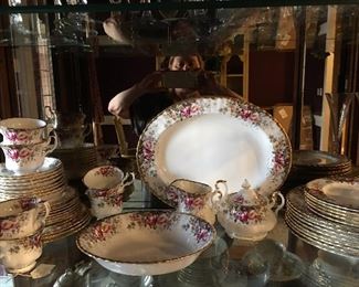 Royal Albert Autumn roses china