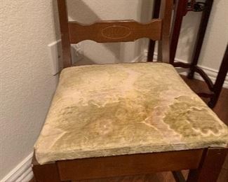 Crushed velvet side chair