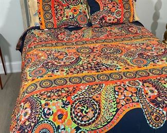 JOSIE NATORI PAISLEY DUVET & SHAMS | tres chic - approximated for a queen comforter, fantastic and colorful pattern, excellent condition!! 