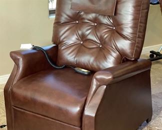 Golden Capri Lift Chair Recliner PR200 43x32x32in HxWxD