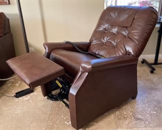 Golden Capri Lift Chair Recliner PR200 43x32x32in HxWxD