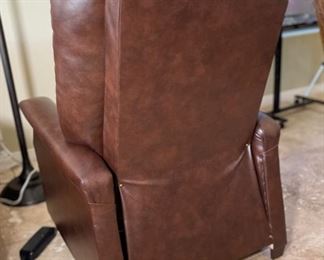 Golden Capri Lift Chair Recliner PR200 43x32x32in HxWxD