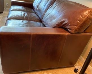 Moroni Grandeur Italian Leather Sofa 36x86.5x44in HxWxD