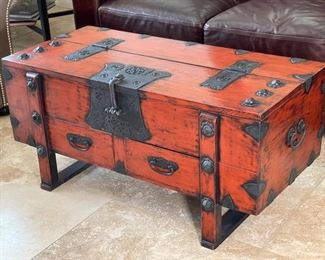 Metal Accent Chest/Trunk Coffee Table 20x42x22in HxWxD