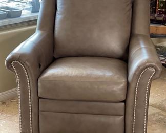 Bradington Young Newman Leather Power Recliner Chair Nailhead 38x40.5x38in HxWxD
