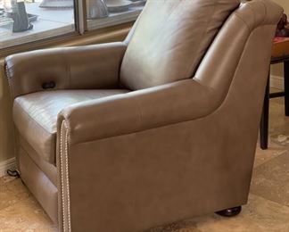 Bradington Young Newman Leather Power Recliner Chair Nailhead 38x40.5x38in HxWxD