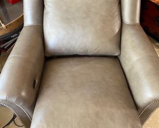 Bradington Young Newman Leather Power Recliner Chair Nailhead 38x40.5x38in HxWxD