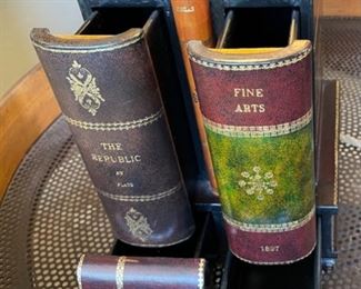 Maitland-Smith Stacked Books Lamp SINGLE 27x15x15in HxWxD