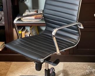 Contemporary High Back Executive Chair 45x23x26in HxWxD