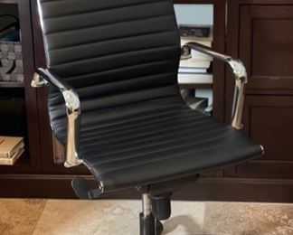 Contemporary High Back Executive Chair 45x23x26in HxWxD