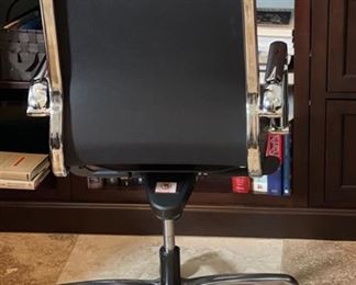 Contemporary High Back Executive Chair 45x23x26in HxWxD