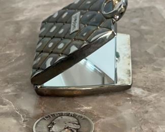 St John Compact Case mirror 2 3/8”