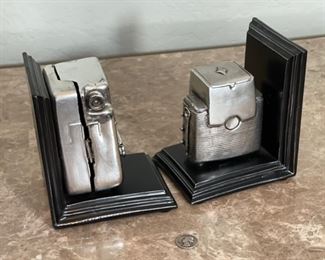 2pc Camera Bookends