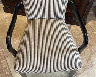 Contemporary Black White Accent Chair 40x22x23in HxWxD