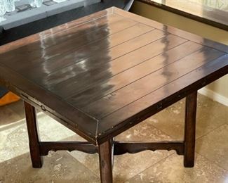 Drop leaf table