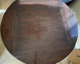 Drop leaf table