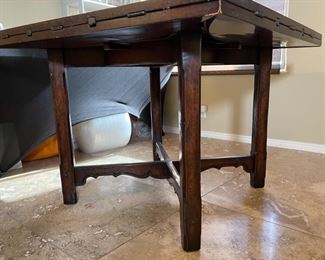 Drop leaf table