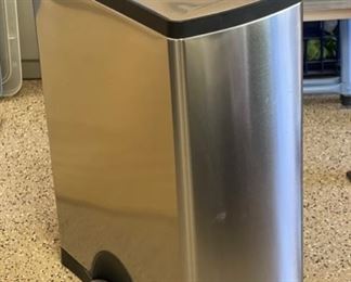 Simple Human Garbage Can 26x19.5x10in HxWxD