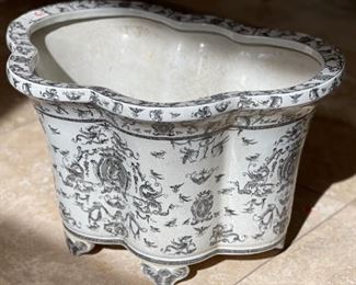 Large JUWC 1887 United Wilson Porcelain Pot Pottery 12x19x14in HxWxD