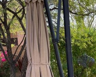 Cantilever Patio Umbrella 10 foot diameter