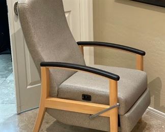 Nemschoff Orthopedic Chair Recliner 42 x 28 x 32 HxWxD