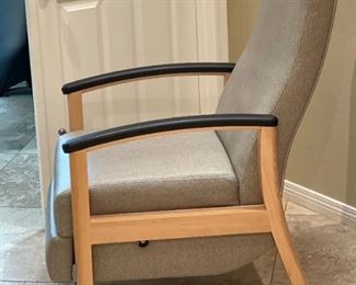 Nemschoff Orthopedic Chair Recliner 42 x 28 x 32 HxWxD