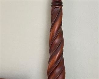 King Size Poster Bed w/ adjustable Beauty Rest mattress 88x84x93in HxWxD