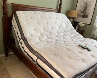 King Size Poster Bed w/ adjustable Beauty Rest mattress 88x84x93in HxWxD