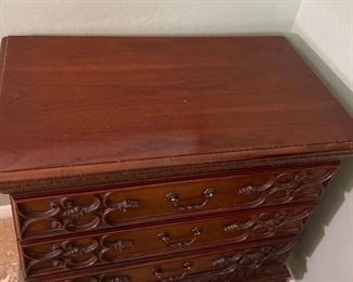 2pc Pulaski 3-Drawer Nightstands PAIR 30x32x18in HxWxD