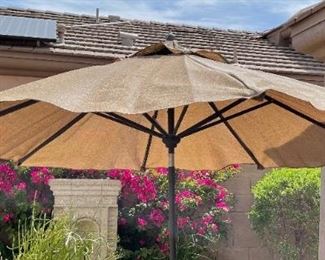 Patio umbrella