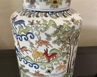Antique Chinese Large Porcelain Crackle Ginger Jar with cover 10.25in. Tall 7.25in diameter