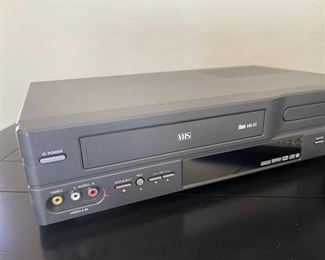 Go Video DV1040 Combo DVD MP3 VCR VHS Player Recorder Progressive Scan. 17in. X 10in. X 3in