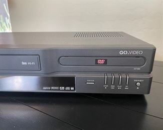 Go Video DV1040 Combo DVD MP3 VCR VHS Player Recorder Progressive Scan. 17in. X 10in. X 3in