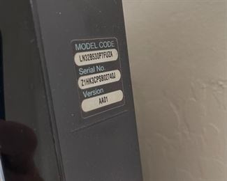 Samsung Ln32B530P7FUZA 32in. Flat screen HDTV 1080p 31.5in X 20.5in.