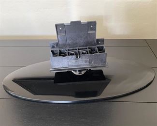 Samsung Ln32B530P7FUZA 32in. Flat screen HDTV 1080p 31.5in X 20.5in.