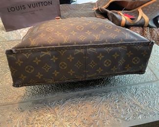 Louis Vuitton Monogram tote/shopping bag 14.5 x 4 x 16