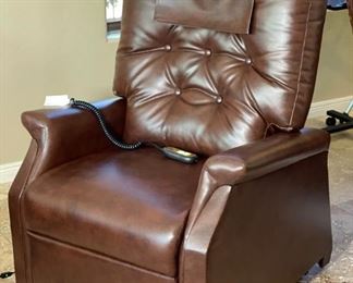 Golden Capri Lift Chair Recliner PR200	43x32x32in	HxWxD
