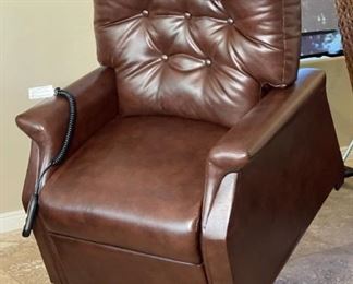Golden Capri Lift Chair Recliner PR200	43x32x32in	HxWxD
