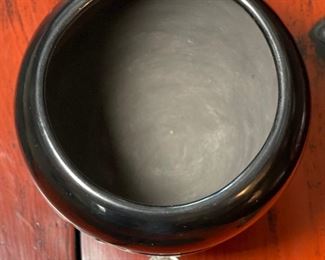 Flora Naranjo Santa Clara Pottery Blackware Carve Pot	6in H x 4.75in diameter at opening	
