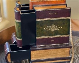 Maitland-Smith Stacked Books Lamp SINGLE	27x15x15in	HxWxD
