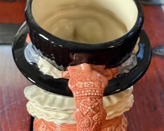 Lg Royal Doulton Beefeater Toby Mug D6206	7x5.75x6.5in	HxWxD
