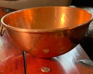 Kitchen Glamor Inc Detroit France Hammered Copper Mixing Bowl	4.5in H x 10.25in Diameter	
