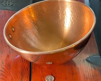 Kitchen Glamor Inc Detroit France Hammered Copper Mixing Bowl	4.5in H x 10.25in Diameter	
