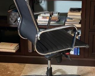 Contemporary High Back Executive Chair	45x23x26in	HxWxD
