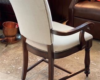 Riverside Trestle Table w/ 6 Chairs	30x42x80in	HxWxD
