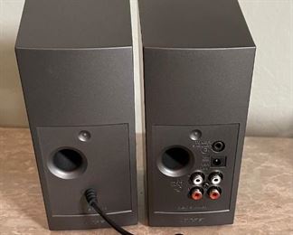 Bose Companion 2 Series II Multimedia Computer Speakers PAIR	7.5x3.25x6in	HxWxD
