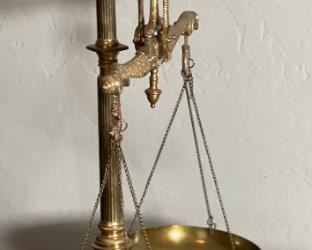 Maco Braga Vintage Brass Figural Balance Scale	23x19x7in	HxWxD
