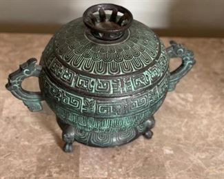 Chinese Style Ice Bucket Modern James Mont Style	10x13.5x9in	HxWxD
